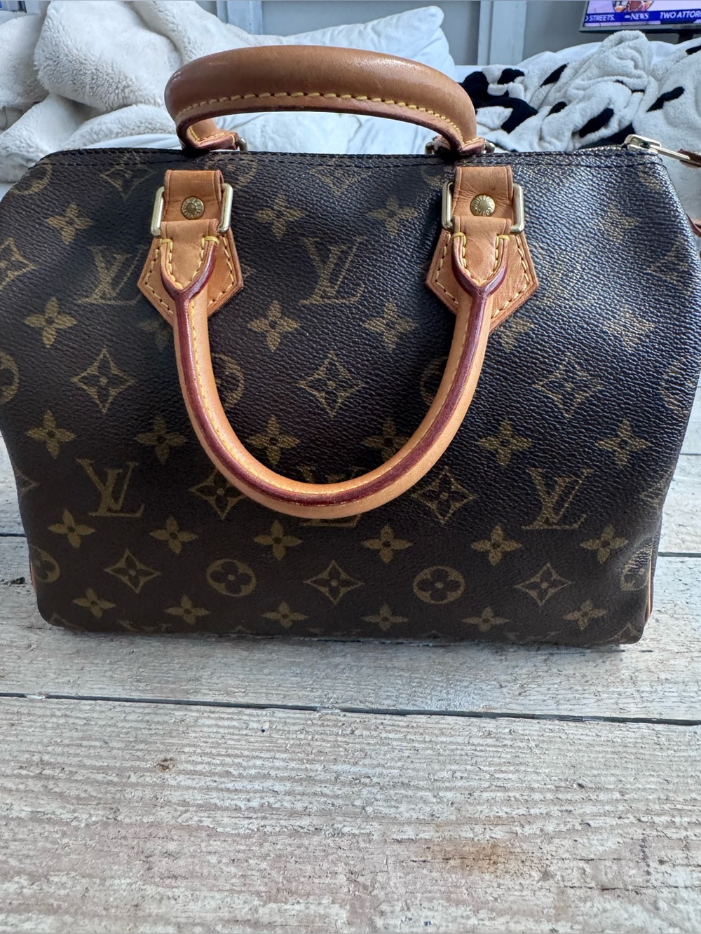 NOT FOR SALE ! Additional photos ! 2002 Vintage Louis Vuitton Monogram Speedy 25